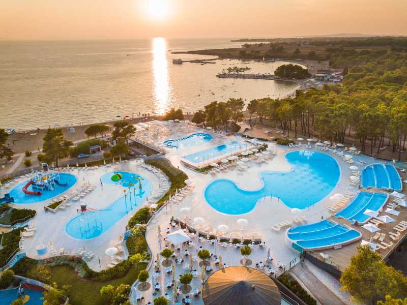Camping Zaton Holiday Resort – stacaravans en lodgetent