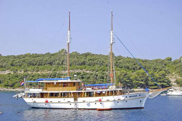 M/S MACEK – route T7